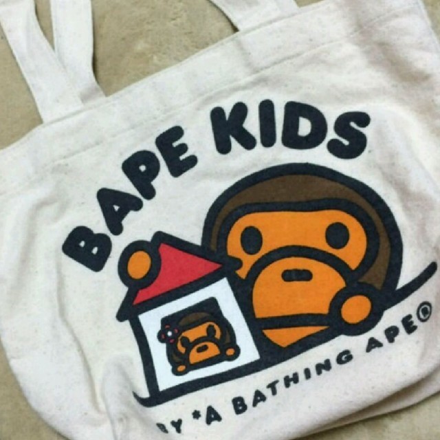 A BATHING APE(アベイシングエイプ)のA BATHING APE★エイプ ベビーマイロ★ミトン＆エコバッグセット キッズ/ベビー/マタニティのキッズ/ベビー/マタニティ その他(その他)の商品写真