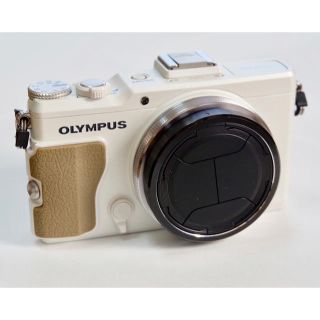 オリンパス(OLYMPUS)のOLYMPUS XZ-2 自動開閉レンズキャップ付(コンパクトデジタルカメラ)