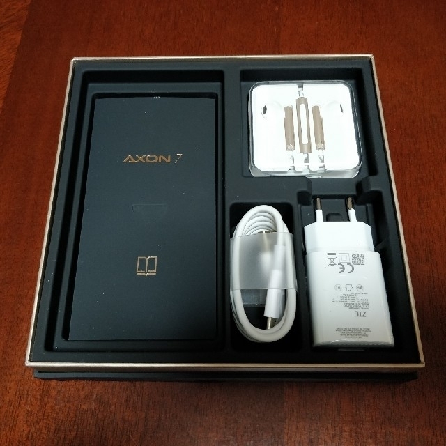 AXON 7 中古　シルバー　グローバル版 スマホ/家電/カメラのスマートフォン/携帯電話(スマートフォン本体)の商品写真