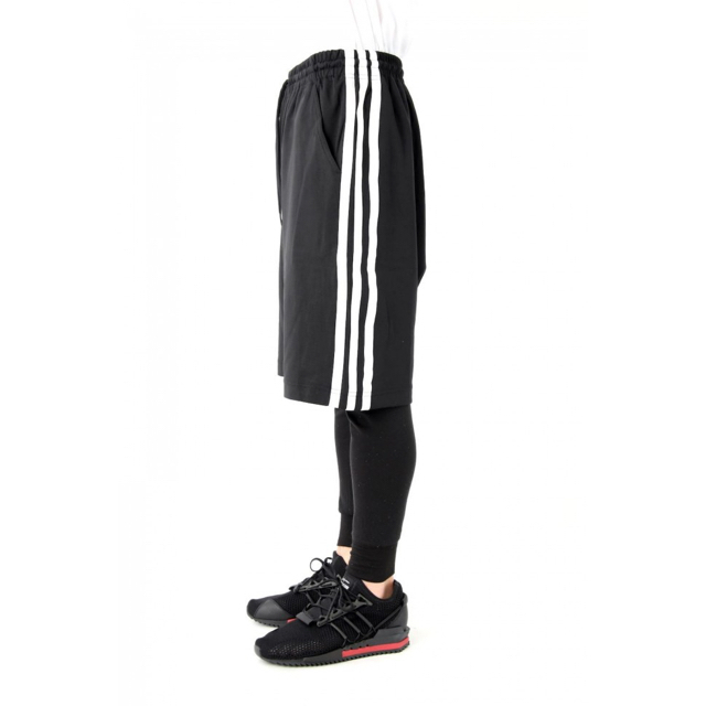 Y-3(ワイスリー)のY-3 3stripes shorts メンズのパンツ(ショートパンツ)の商品写真