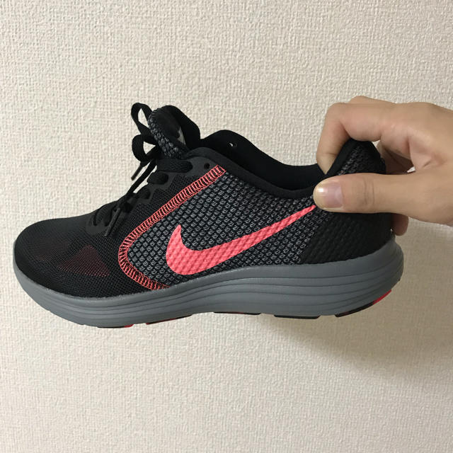 NIKE(ナイキ)のNIKEシューズ スポーツ/アウトドアのランニング(シューズ)の商品写真