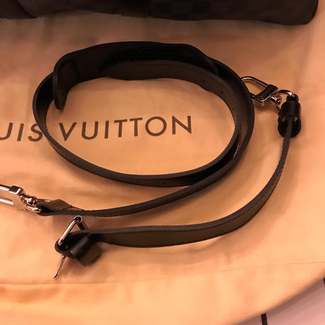 LOUIS VUITTON(ルイヴィトン)の極美品 キーポル・バンドリエール45 ダミエグラフィット ルイ ヴィトン メンズのバッグ(ボストンバッグ)の商品写真