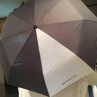 ポルシェ(Porsche)のポルシェ 折りたたみ傘 今だけお値引(傘)