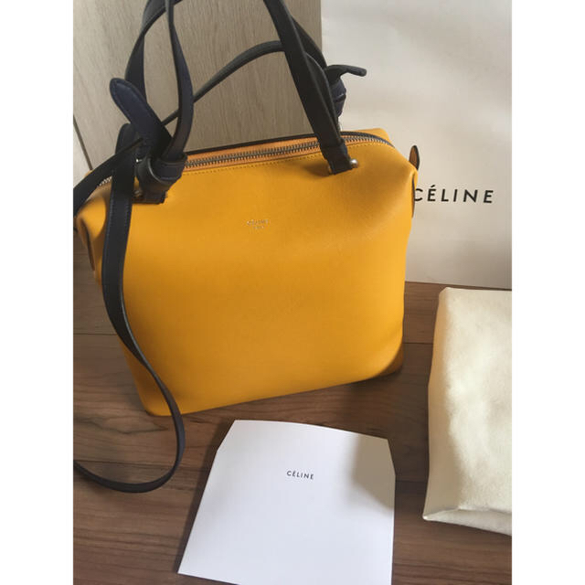 celine(セリーヌ)の【極美品】CELINE セリーヌ キューブ バッグ  レディースのバッグ(ショルダーバッグ)の商品写真