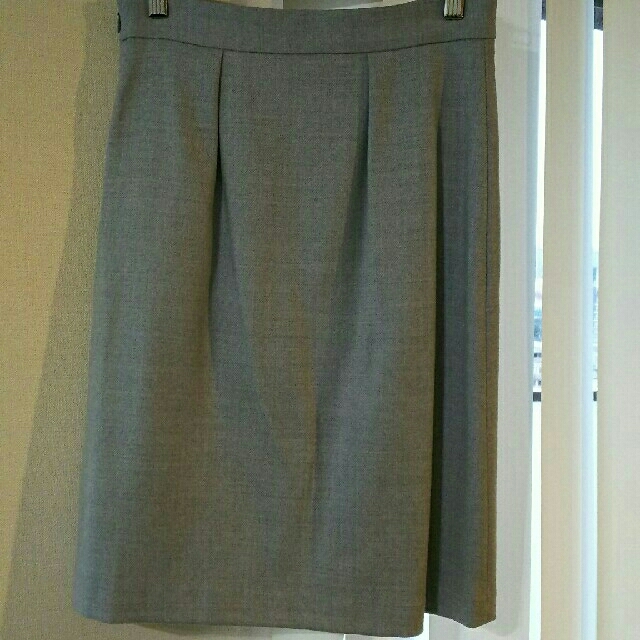 UNTITLED(アンタイトル)の【新品】UNTITLED 膝丈スカート レディースのスカート(ひざ丈スカート)の商品写真