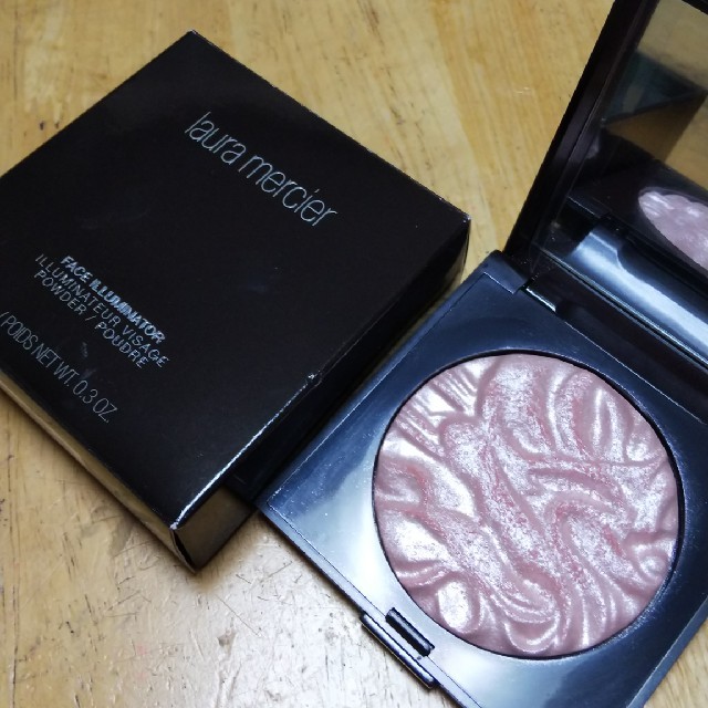 laura mercier(ローラメルシエ)のローラ メルシエ フェイスイルミネーター ディボーション コスメ/美容のベースメイク/化粧品(フェイスカラー)の商品写真