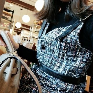 ザラ(ZARA)の新品同様　ツイード　ワンピース　ベルト　膝丈　CHANEL　ツイードワンピース(ひざ丈ワンピース)