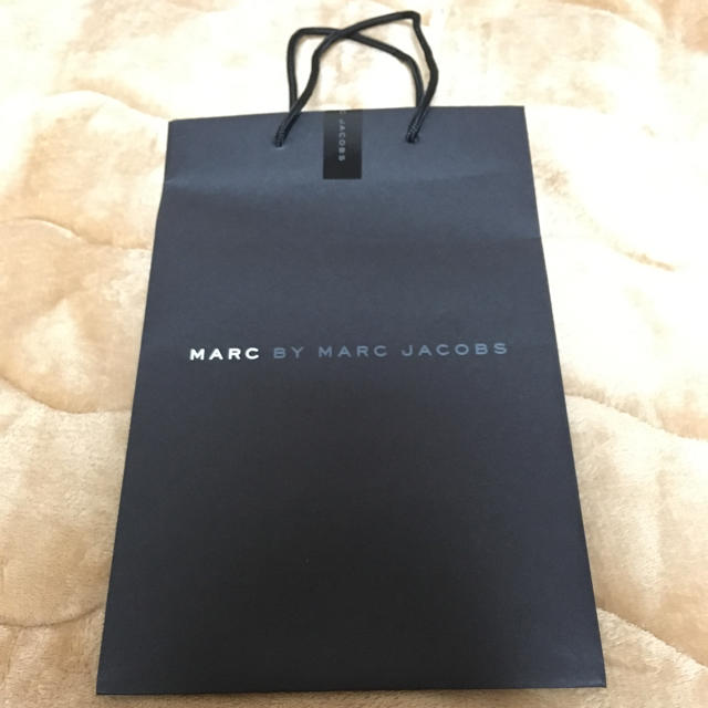 MARC BY MARC JACOBS(マークバイマークジェイコブス)のマークバイマークジェイコブス 紙袋 レディースのバッグ(ショップ袋)の商品写真