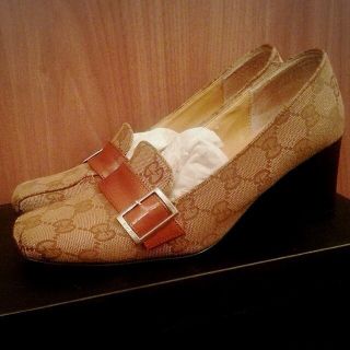 グッチ(Gucci)のGUCCIロゴパンプスローファー(ハイヒール/パンプス)