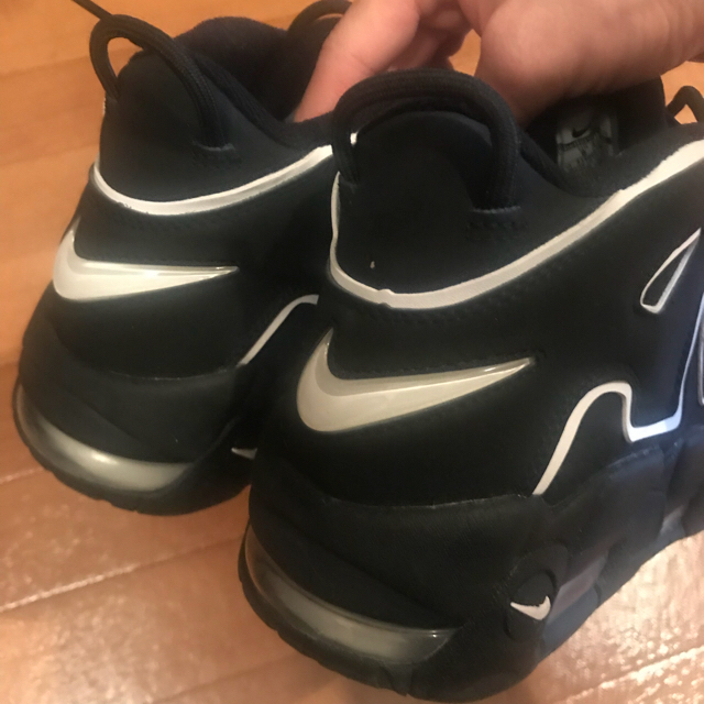 NIKE(ナイキ)のAIR MORE UPTEMPO モアテン 黒白 27.0cm メンズの靴/シューズ(スニーカー)の商品写真