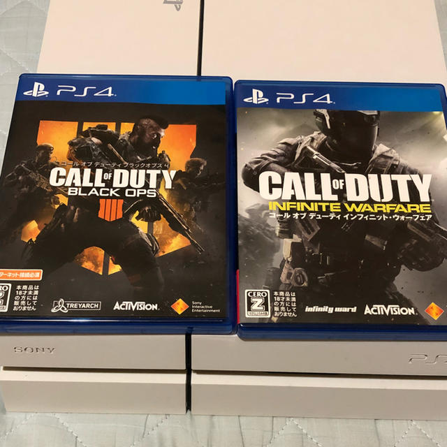 PlayStation4(プレイステーション4)のプレイステーション4 BO4 IWセット エンタメ/ホビーのゲームソフト/ゲーム機本体(家庭用ゲーム機本体)の商品写真