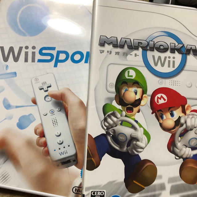 Wii(ウィー)のwii 本体とソフト2本（マリオカート、wiiスポーツ） エンタメ/ホビーのゲームソフト/ゲーム機本体(家庭用ゲーム機本体)の商品写真