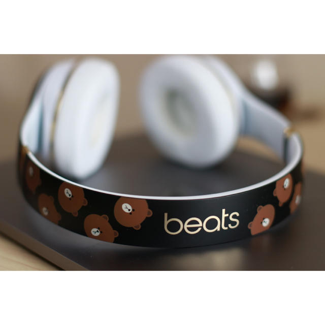 Beats by Dr Dre(ビーツバイドクタードレ)のBeast solo 3   Line friends 限定 スマホ/家電/カメラのオーディオ機器(ヘッドフォン/イヤフォン)の商品写真