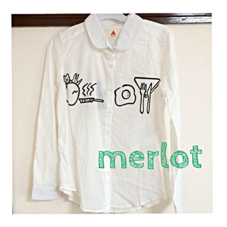 メルロー(merlot)の朝ごはん丸襟コットンシャツ(シャツ/ブラウス(長袖/七分))