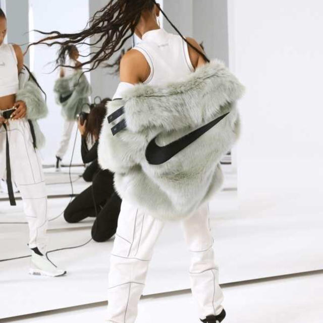 NIKE AMBUSH フェイクファー ブルゾン NIKE AMBUSH フェイクファー ブルゾン