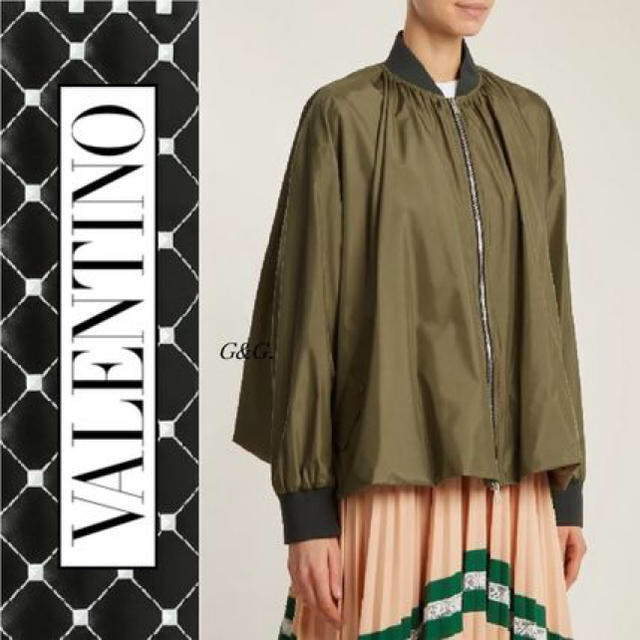 VALENTINO(ヴァレンティノ)の新品 バレンティノ  VALENTINO オーバーサイズ シルクジャケット レディースのジャケット/アウター(テーラードジャケット)の商品写真
