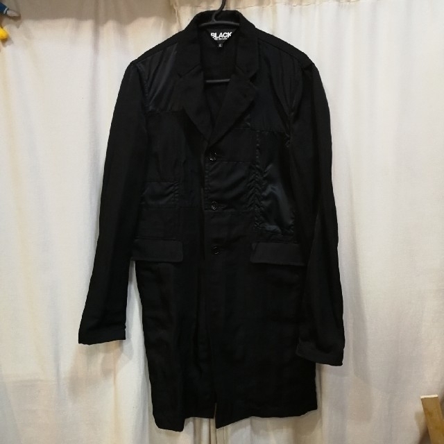 BLACK COMME des GARCONS(ブラックコムデギャルソン)のブラック コムデギャルソン のパッチワークのコート メンズのジャケット/アウター(ステンカラーコート)の商品写真
