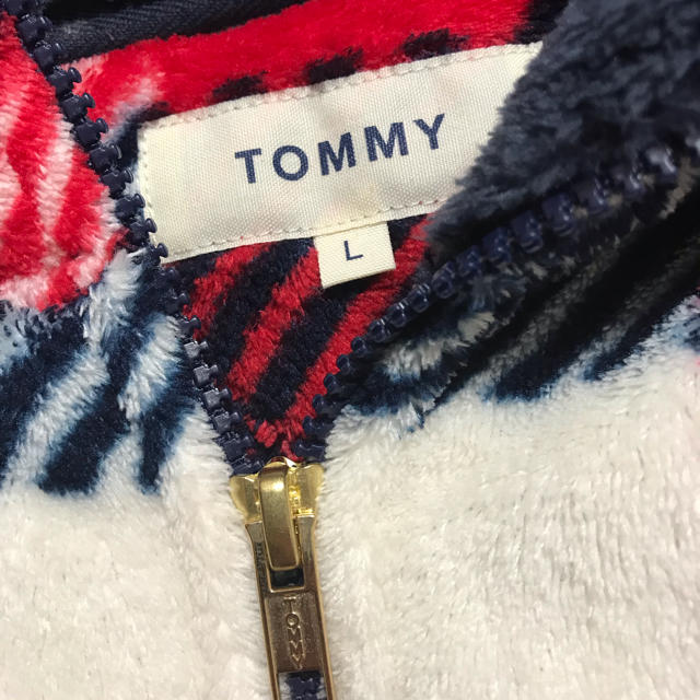 TOMMY sizeL トミーの通販 by みちのうえ's shop｜トミーならラクマ - TOMMY フリースパーカー 得価限定品