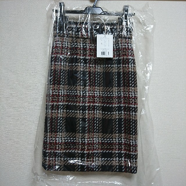 JUSGLITTY(ジャスグリッティー)のロービングチェックタイトスカート ボルドー レディースのスカート(ひざ丈スカート)の商品写真