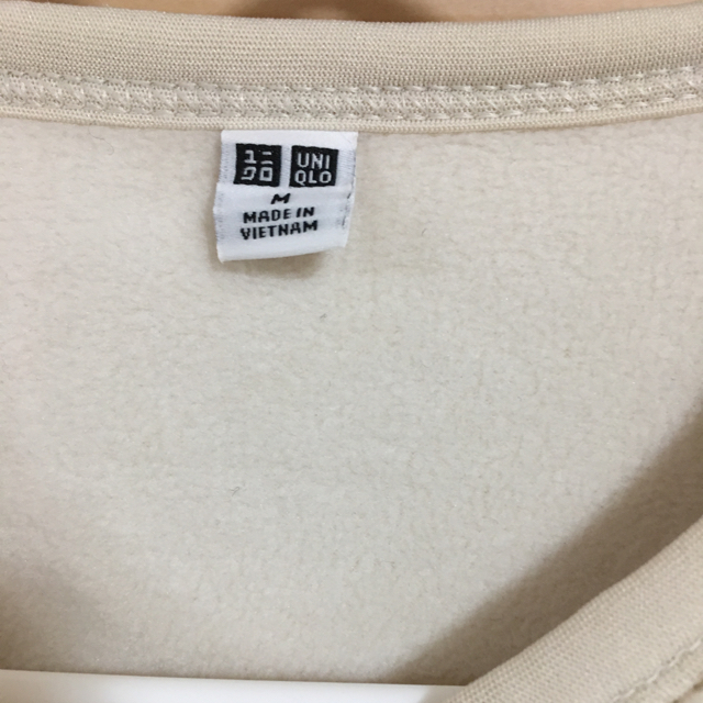 UNIQLO(ユニクロ)のちっち様専用 UNIQLO フリースノーカラージャケット ホワイトM  レディースのジャケット/アウター(ノーカラージャケット)の商品写真