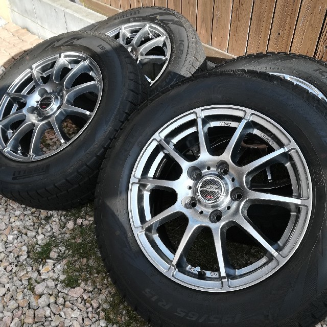 スタッドレスタイヤ 195/65r15