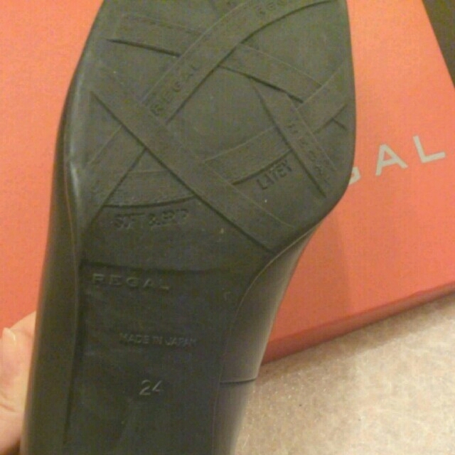 REGAL パンプス 黒 24.0cm レディースの靴/シューズ(ハイヒール/パンプス)の商品写真