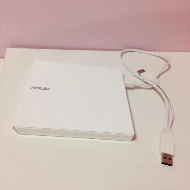 ASUS(エイスース)のASUS CDドライブ スマホ/家電/カメラのPC/タブレット(PC周辺機器)の商品写真