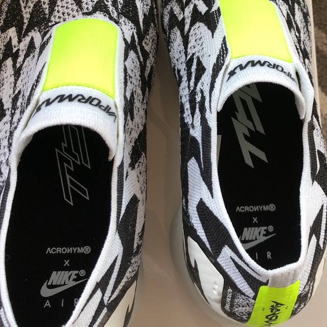 NIKE(ナイキ)のアクロニウム  ナイキ ヴェイパーマックスmoc2 メンズの靴/シューズ(スニーカー)の商品写真
