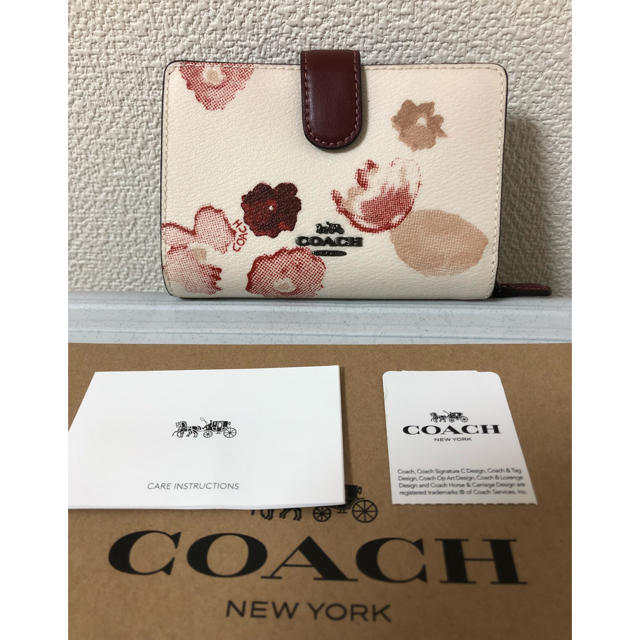 新作入荷!、コーチ、折財布、人気の花柄(^^)、新品未使用、値下げしました！