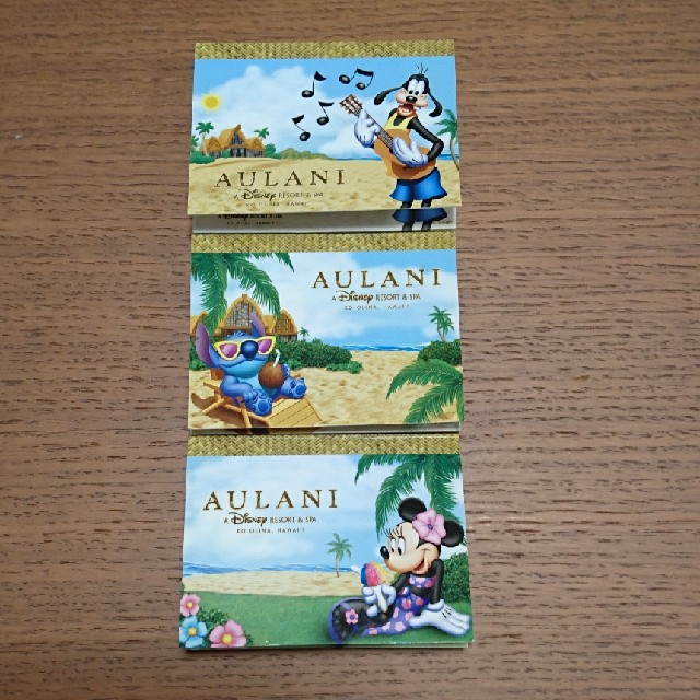 ★Disney★ ハワイ AULANI Disney Resort メモ帳３種 エンタメ/ホビーのおもちゃ/ぬいぐるみ(キャラクターグッズ)の商品写真