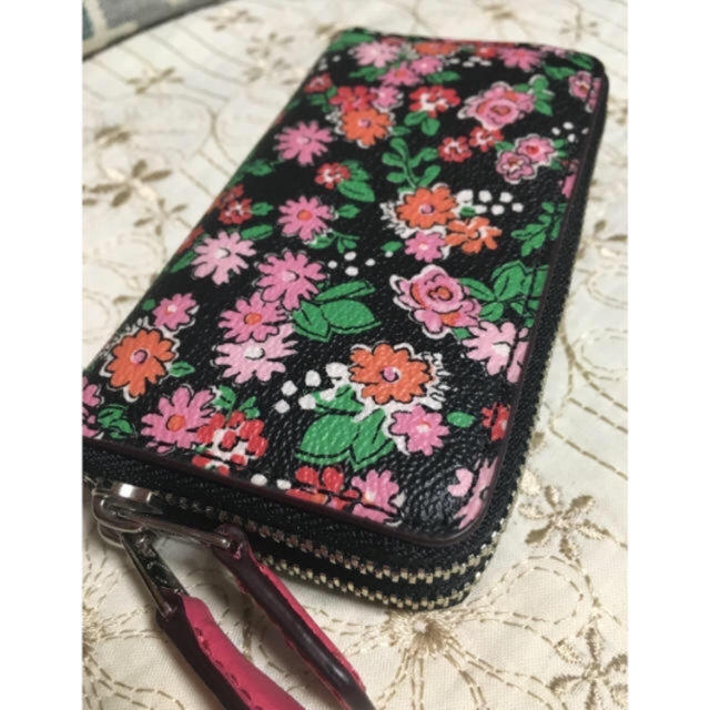 COACH(コーチ)のいちご3407様専用  新品 コーチcoach ダブルジッパーミニ財布 花柄 フ レディースのファッション小物(財布)の商品写真