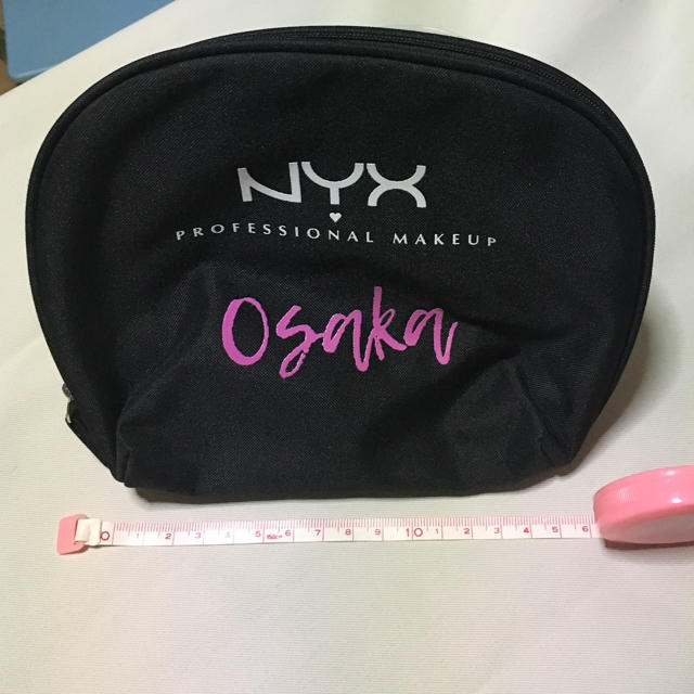 NYX(エヌワイエックス)の★新品★NYX 大阪限定 ノベルティポーチ エンタメ/ホビーのコレクション(ノベルティグッズ)の商品写真