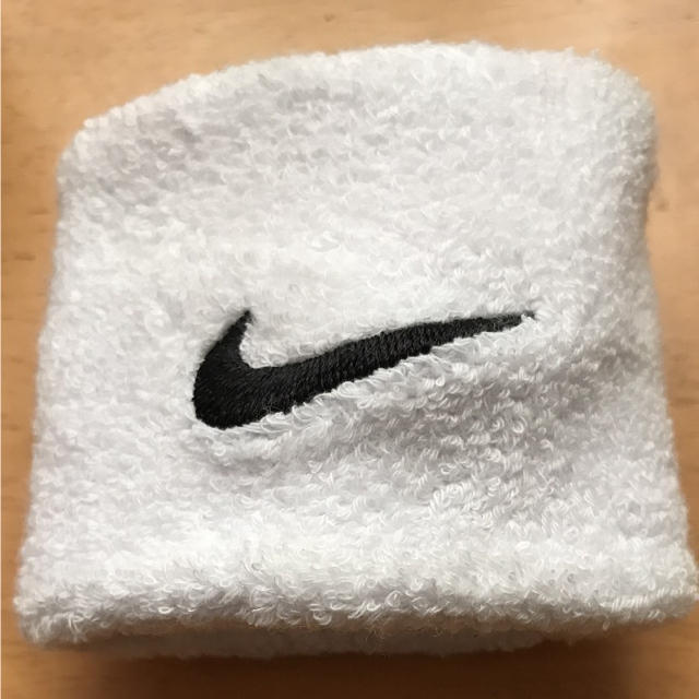 NIKE(ナイキ)のナイキ リストバンド 2個セット メンズのアクセサリー(バングル/リストバンド)の商品写真