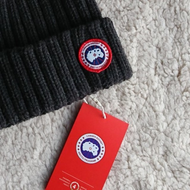 CANADA GOOSE(カナダグース)のご専用品 新品未使用 CANADA GOOSE☆ニット帽 ビーニー レディースの帽子(ニット帽/ビーニー)の商品写真