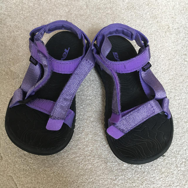 Teva(テバ)のTevaサンダル キッズ/ベビー/マタニティのキッズ靴/シューズ(15cm~)(サンダル)の商品写真