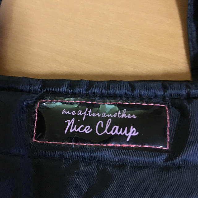 NICE CLAUP(ナイスクラップ)のナイスクラップ  トートバッグ  黒  キルティング  一度使用のみ  お値下げ レディースのバッグ(トートバッグ)の商品写真