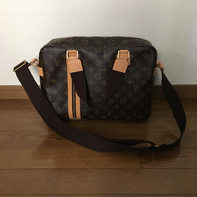 LOUIS VUITTON(ルイヴィトン)のルイビトン サックボスフォール メンズのバッグ(ショルダーバッグ)の商品写真