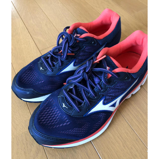 MIZUNO(ミズノ)の新品未使用ミズノスポーツシューズ レディースの靴/シューズ(スニーカー)の商品写真