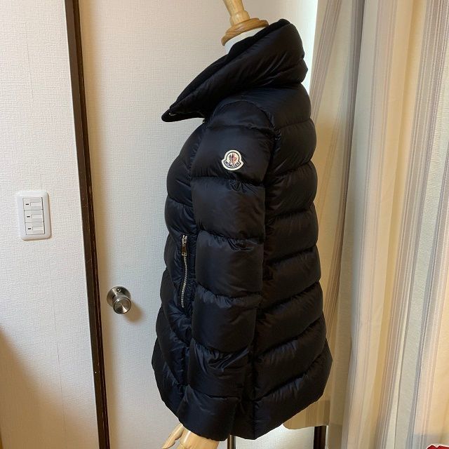 MONCLER(モンクレール)の美品　国内正規品　MONCLER TORCYN 0 黒 レディースのジャケット/アウター(ダウンコート)の商品写真