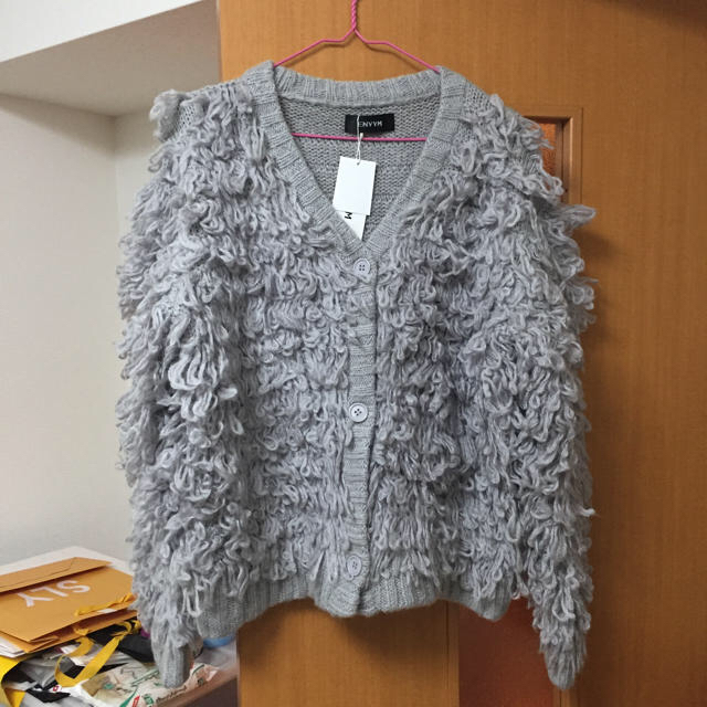 ENVYM(アンビー)のENVYM ループヤーンKNIT CD タグ付き レディースのジャケット/アウター(毛皮/ファーコート)の商品写真