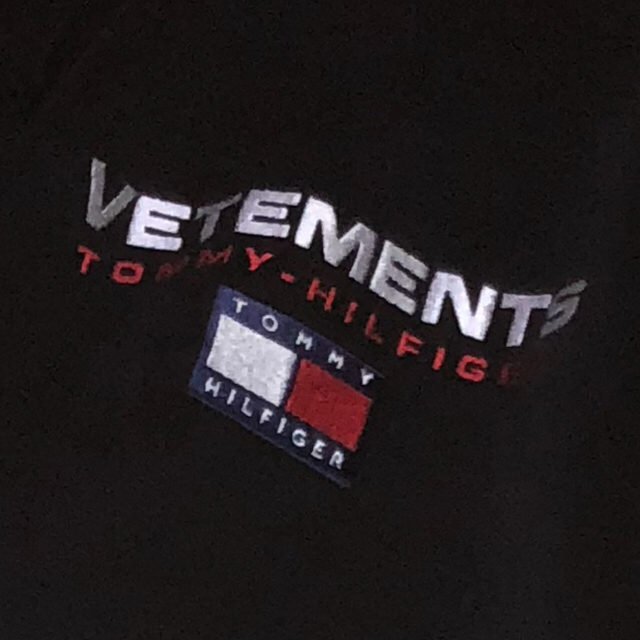 Balenciaga(バレンシアガ)のvetements TOMMY HILFIGER パーカー  メンズのトップス(パーカー)の商品写真