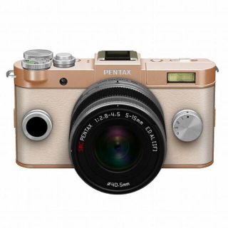 ペンタックス(PENTAX)のPENTAX Q-S1 ズームレンズキット/ミラーレス一眼 シャンパンゴールド(ミラーレス一眼)