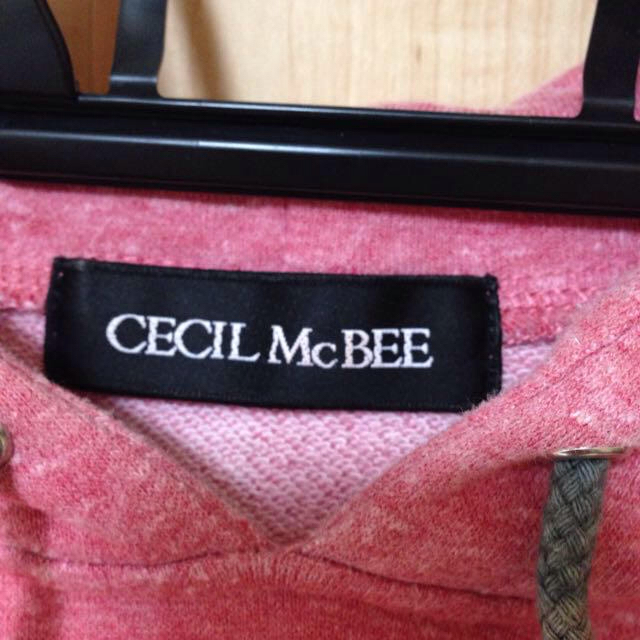 CECIL McBEE(セシルマクビー)の★値下げ中★ レディースのトップス(パーカー)の商品写真