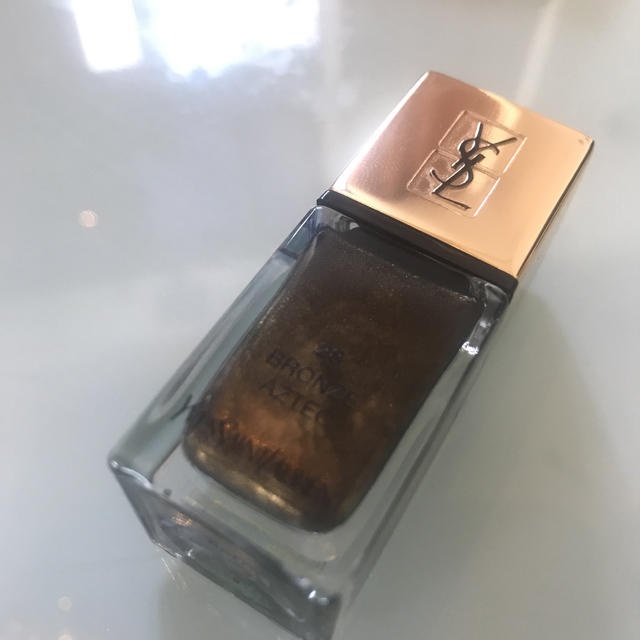 Yves Saint Laurent Beaute(イヴサンローランボーテ)のYSL ネイル 28 コスメ/美容のネイル(マニキュア)の商品写真