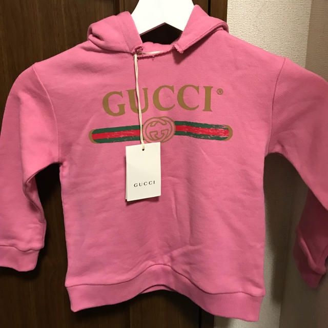 GUCCI グッチ ピンク完売トレーナー 新品 タグ付きのサムネイル