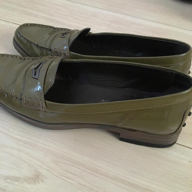TOD'S(トッズ)のTODS エナメルローファー レディースの靴/シューズ(ローファー/革靴)の商品写真