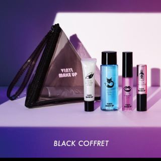 シセイドウ(SHISEIDO (資生堂))の限定ノベルティ付き black pink ビニールメイクアップ ブラックコフレ(K-POP/アジア)