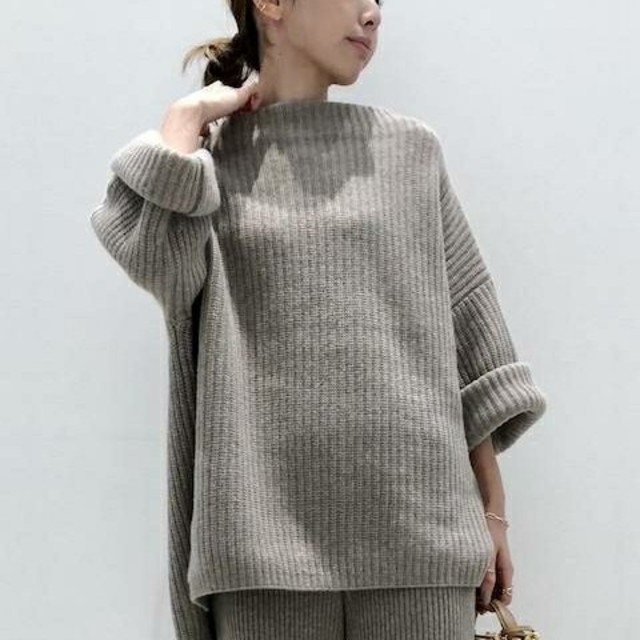 L'Appartement DEUXIEME CLASSE(アパルトモンドゥーズィエムクラス)の新品★完売★ボートネックアゼKNIT★ベージュ レディースのトップス(ニット/セーター)の商品写真