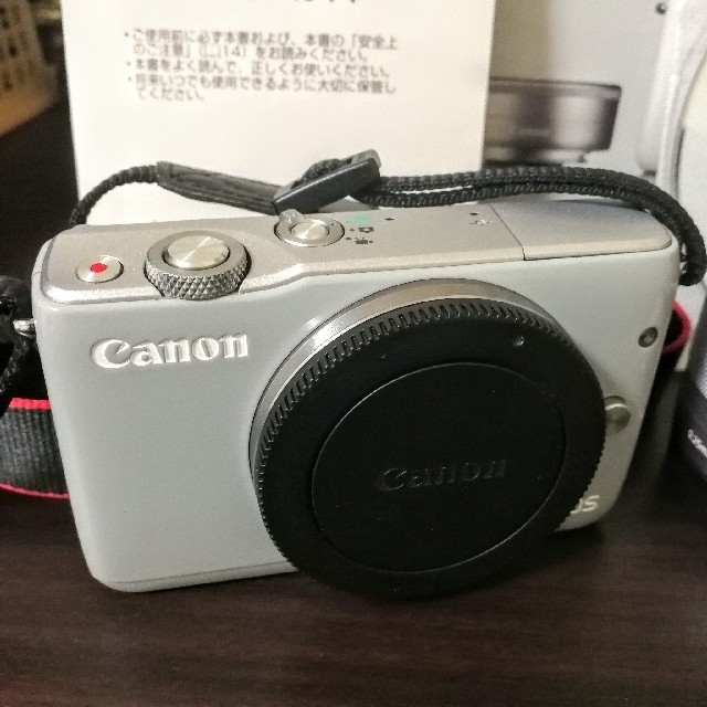 Canon(キヤノン)の레様専用　Canon EOS M10 レンズキット ミラーレス スマホ/家電/カメラのカメラ(ミラーレス一眼)の商品写真