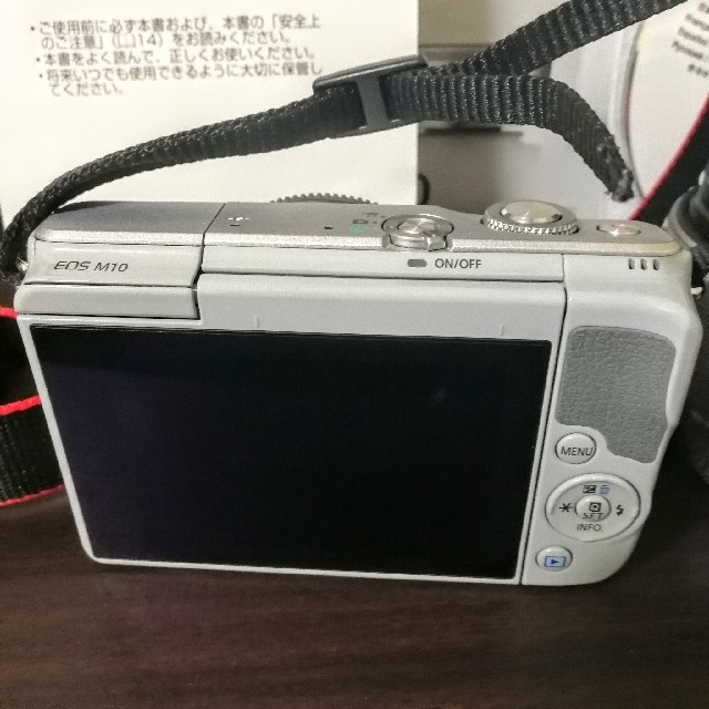 Canon(キヤノン)の레様専用　Canon EOS M10 レンズキット ミラーレス スマホ/家電/カメラのカメラ(ミラーレス一眼)の商品写真